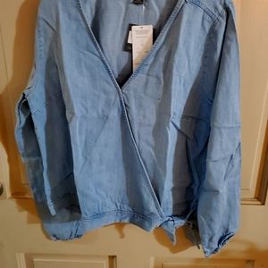 NWT Eddie Bauer Blue Lightweight. Cross over witj bow Top. Size L.